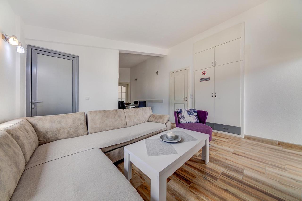 Delfin Apartments سوتوموري المظهر الخارجي الصورة