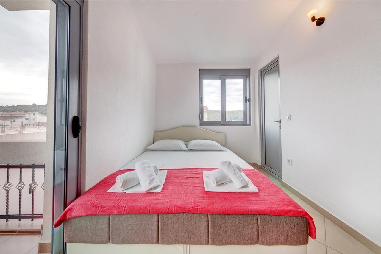 Delfin Apartments سوتوموري المظهر الخارجي الصورة