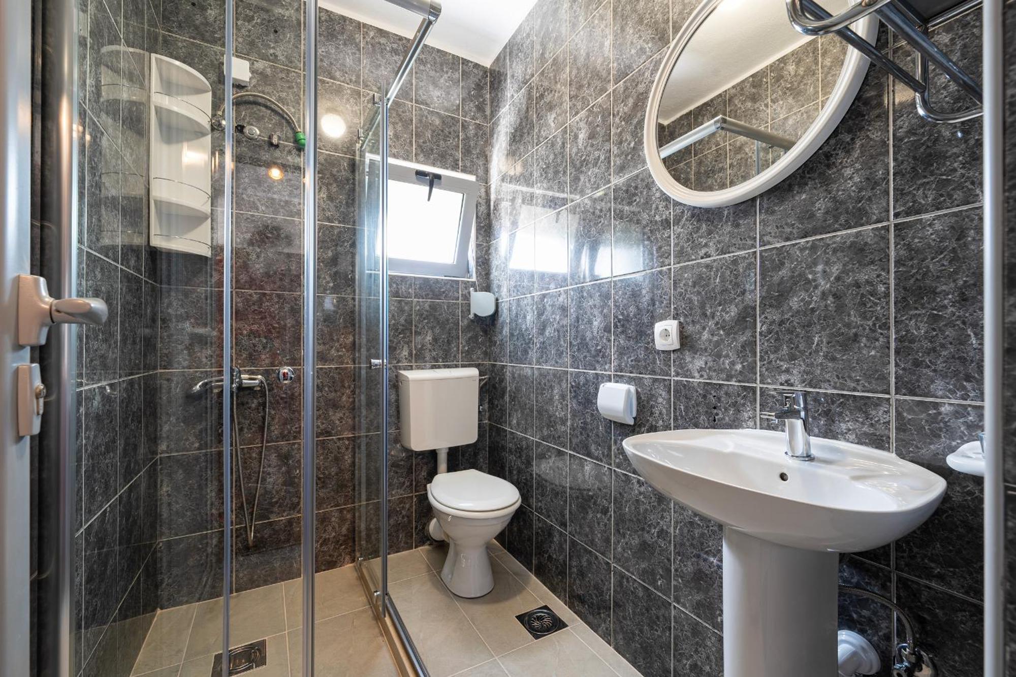 Delfin Apartments سوتوموري الغرفة الصورة