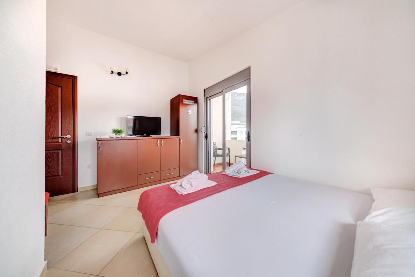 Delfin Apartments سوتوموري الغرفة الصورة
