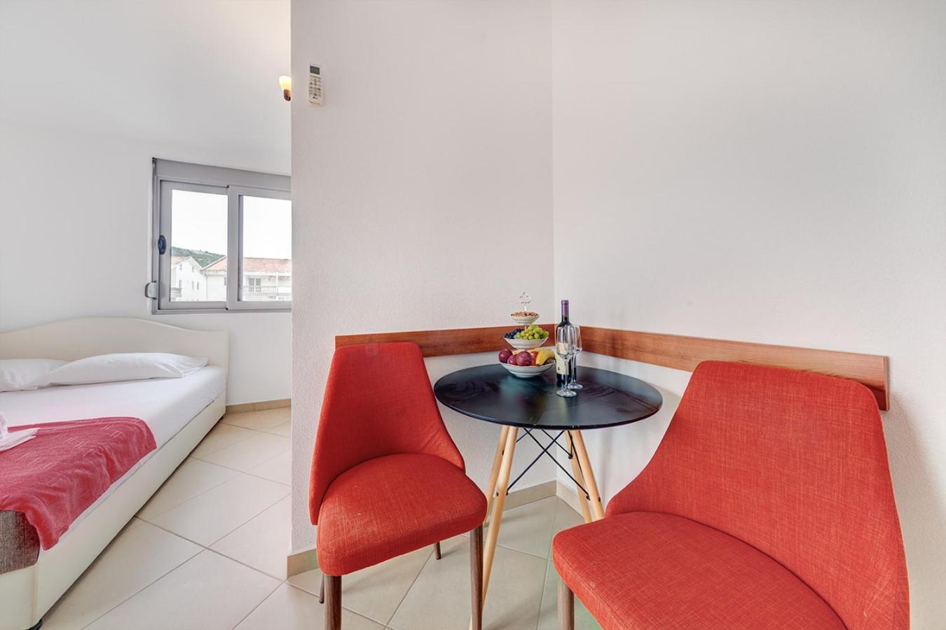 Delfin Apartments سوتوموري الغرفة الصورة