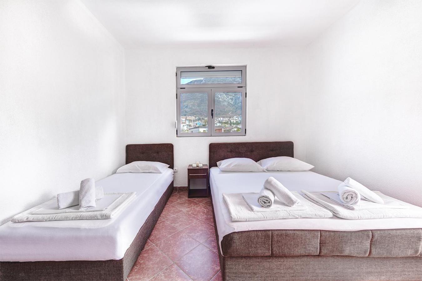 Delfin Apartments سوتوموري الغرفة الصورة