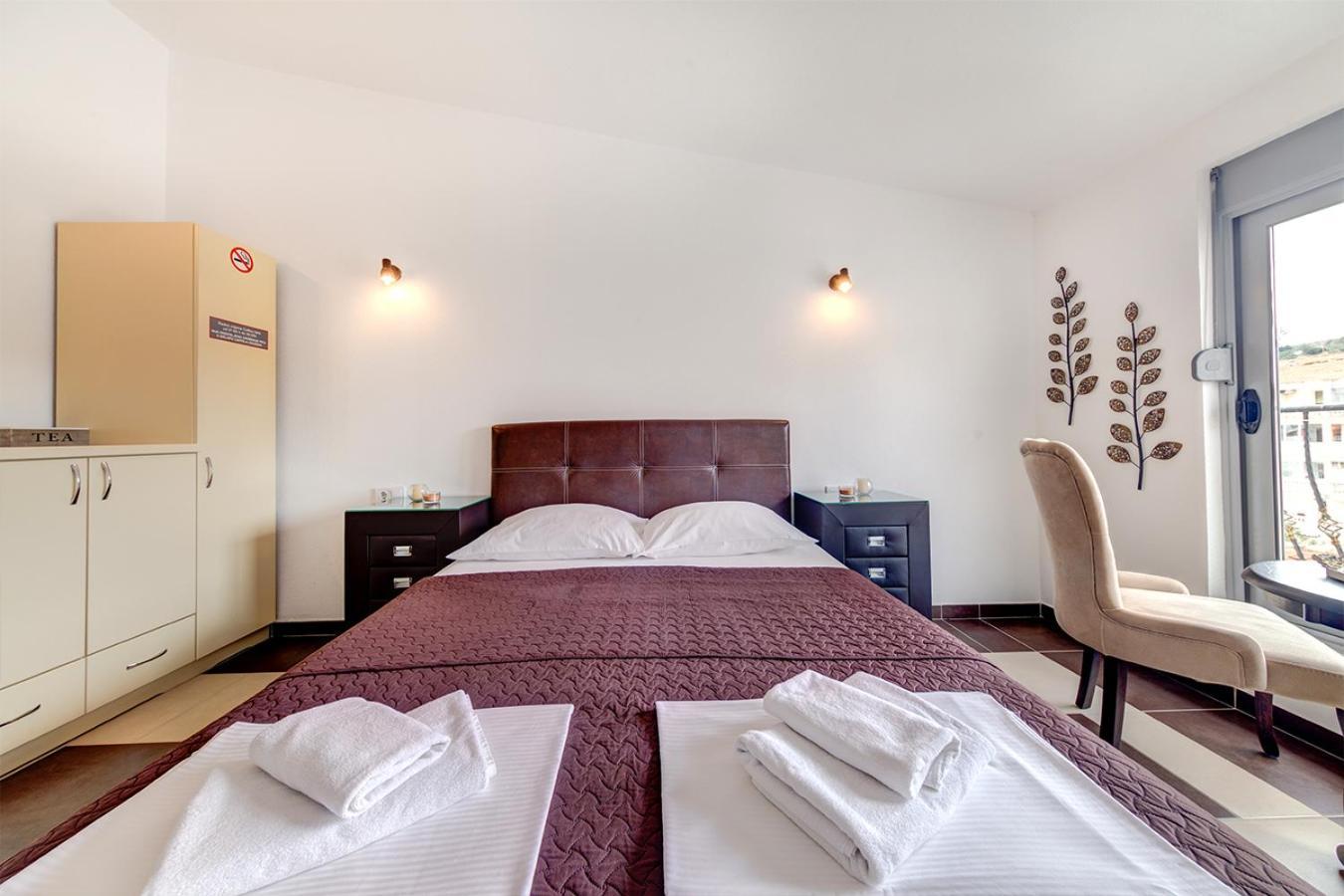 Delfin Apartments سوتوموري الغرفة الصورة
